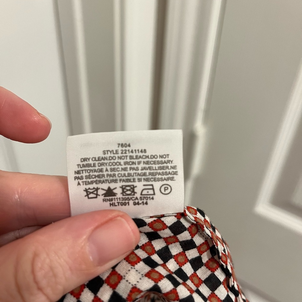 NWOT TORY BURCH Blouse Size 6 Checker Board Print Roll Tab Sleeve. - Picture 6 of 9